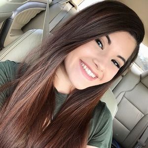 Meet your Posher, Cortney